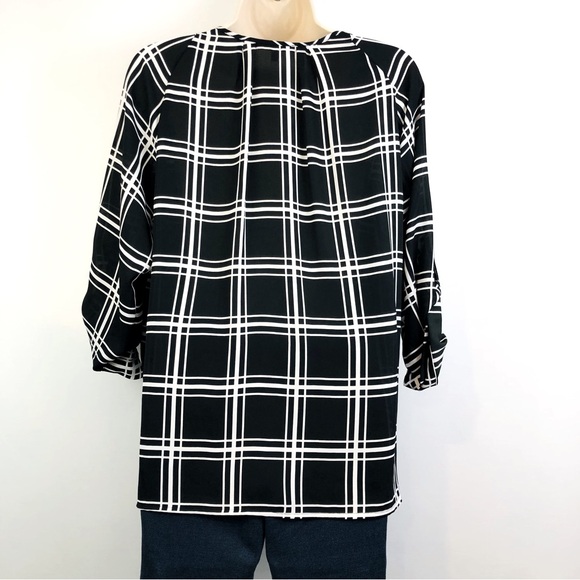 Collective Concepts Black White Plaid Pop Over Top - Picture 3 of 16